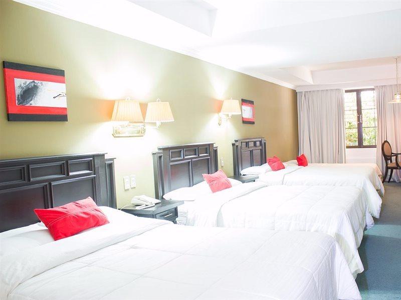 Hotel Ramada Inn Сан-Сальвадор Экстерьер фото