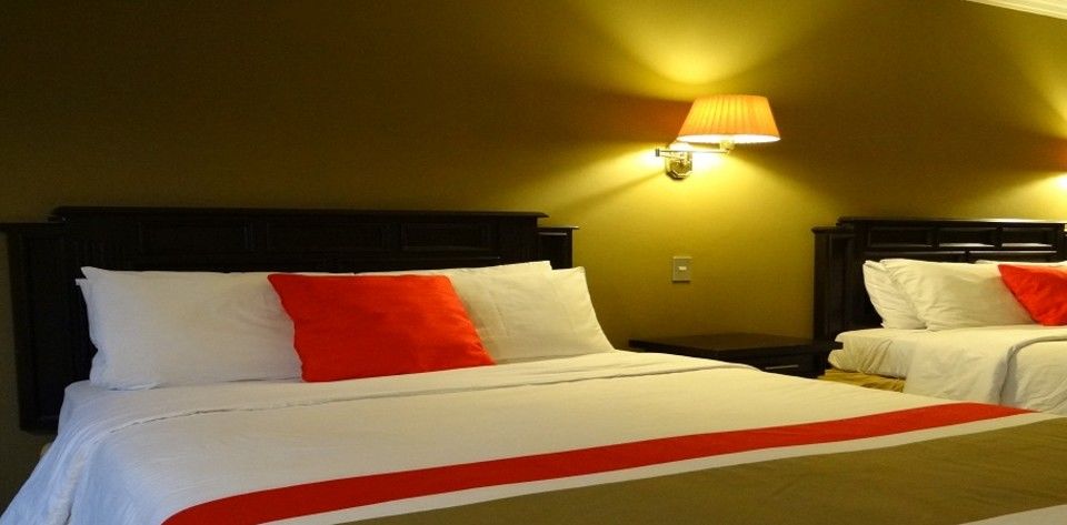 Hotel Ramada Inn Сан-Сальвадор Экстерьер фото
